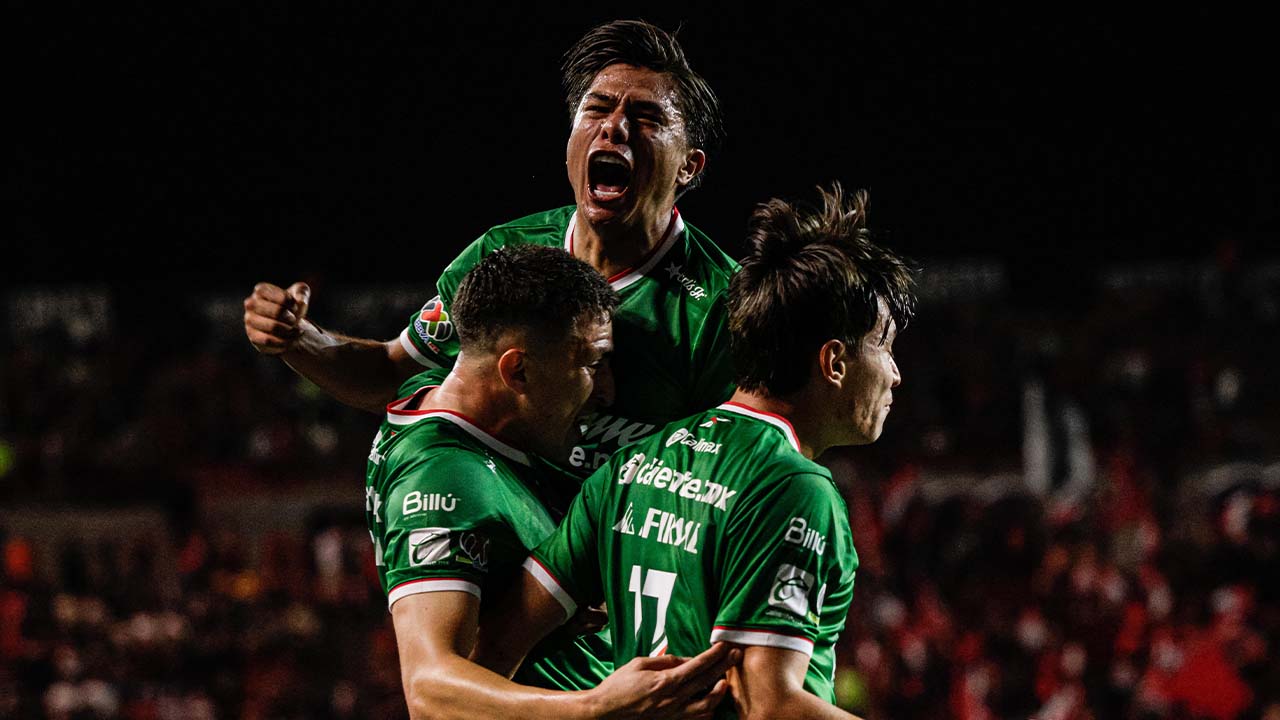 Con doblete de Mourad y un tanto de Árciga, los canes aztecas vencen a Tigres en el Mictlán.