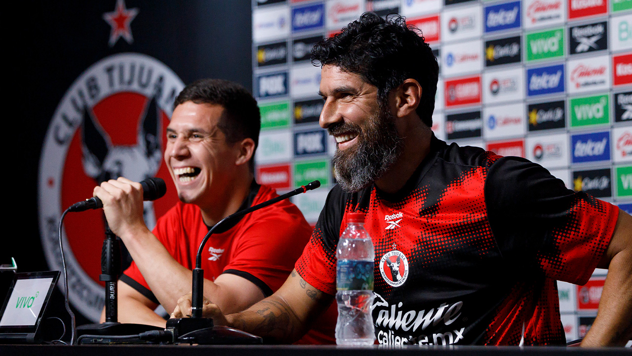 El entrenador canino y el volante Xoloitzcuintle se reunieron en conferencia de prensa previo al duelo ante los universitarios.
