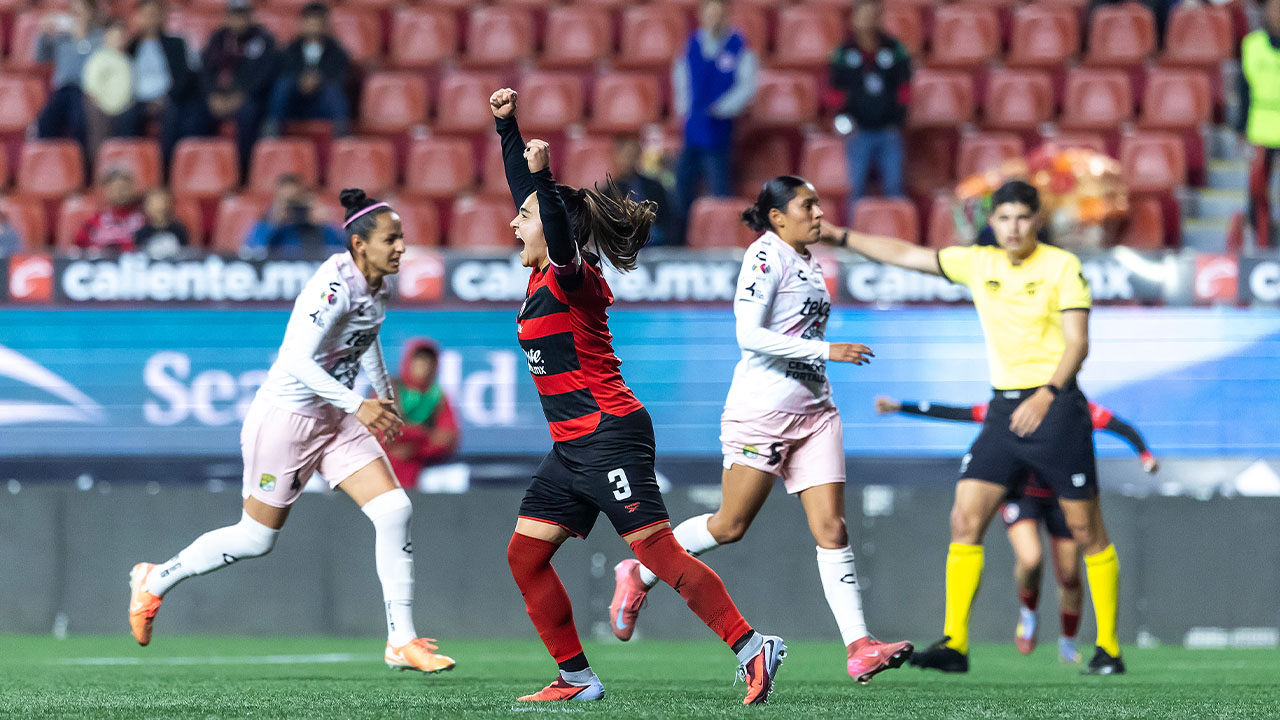 Las rojinegras se impusieron a las esmeraldas por dos goles a uno.