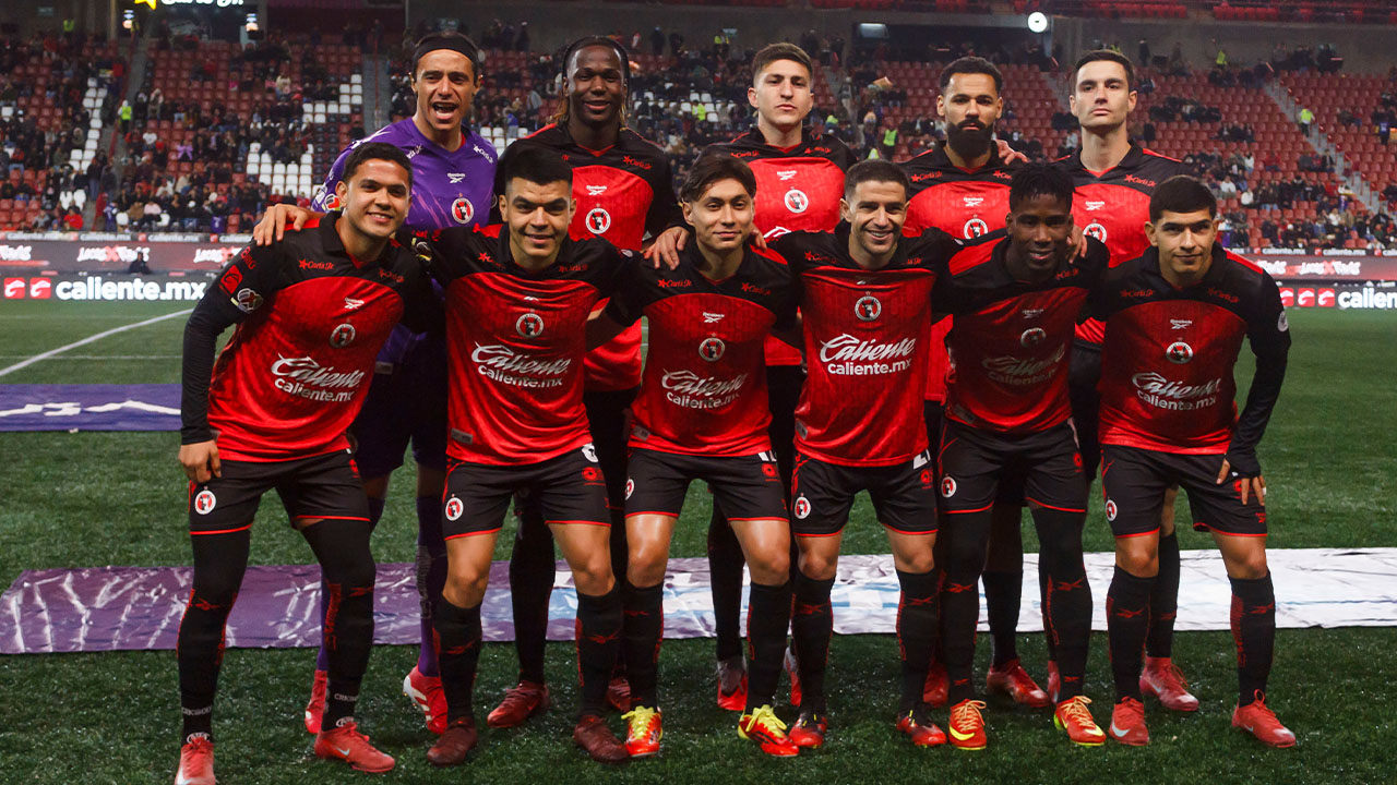 La jauría recibió a los cañoneros en el Mictlán.